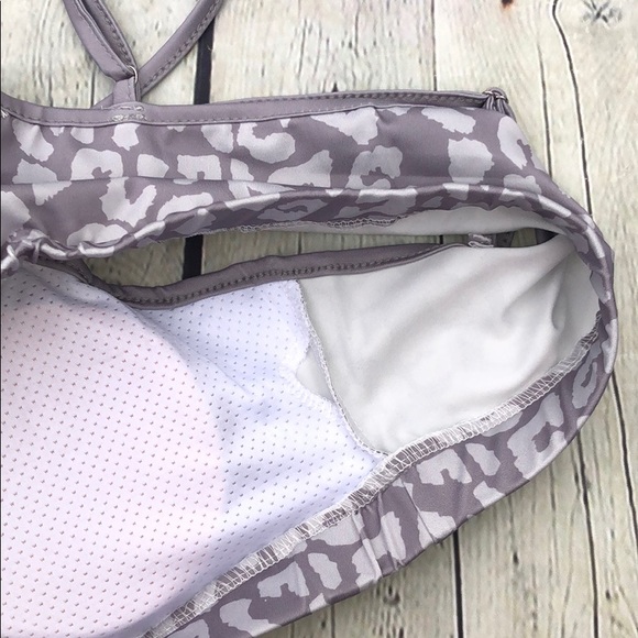 🤍 Emma Gray Leopard Print Workout Set 🤍 - Picture 5 of 15